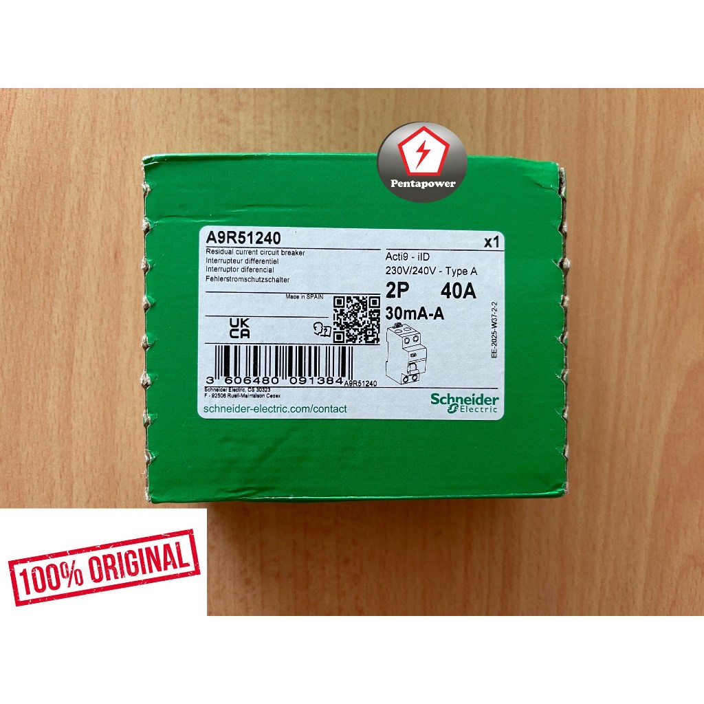 Schneider A9R51240 carton showing its model number and electrical ratings